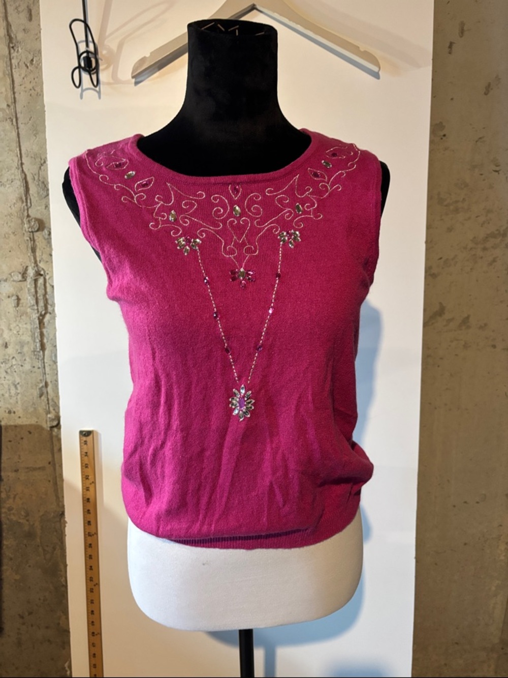 Oscar de la Renta Fuchsia Embellished Sleeveless Knit Tank